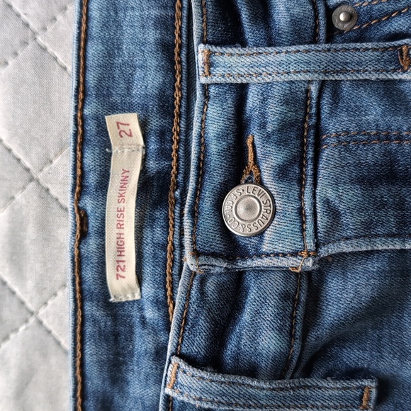 Levi 721 High Rise Skinny Jeans women's Size 27X30 - Picture 4 of 5